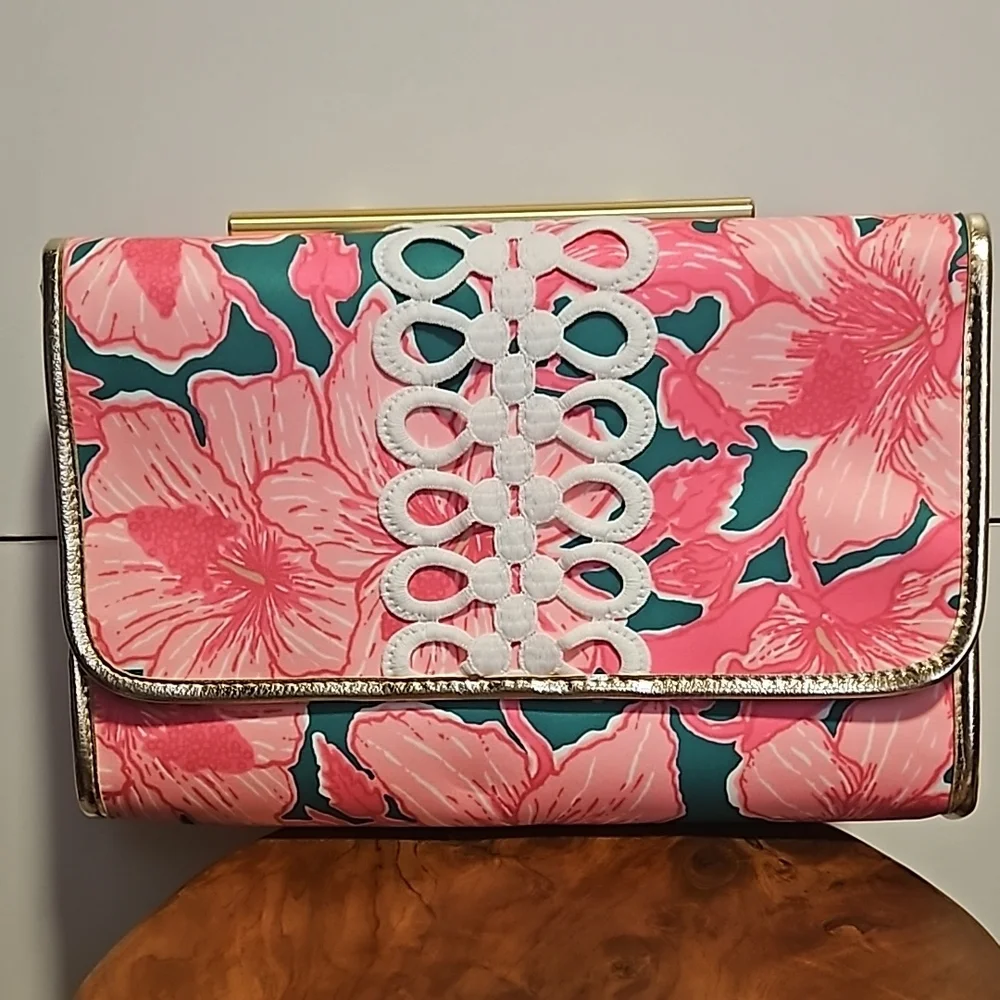 NEW Lilly Pulitzer clutch - Picture 1 of 5